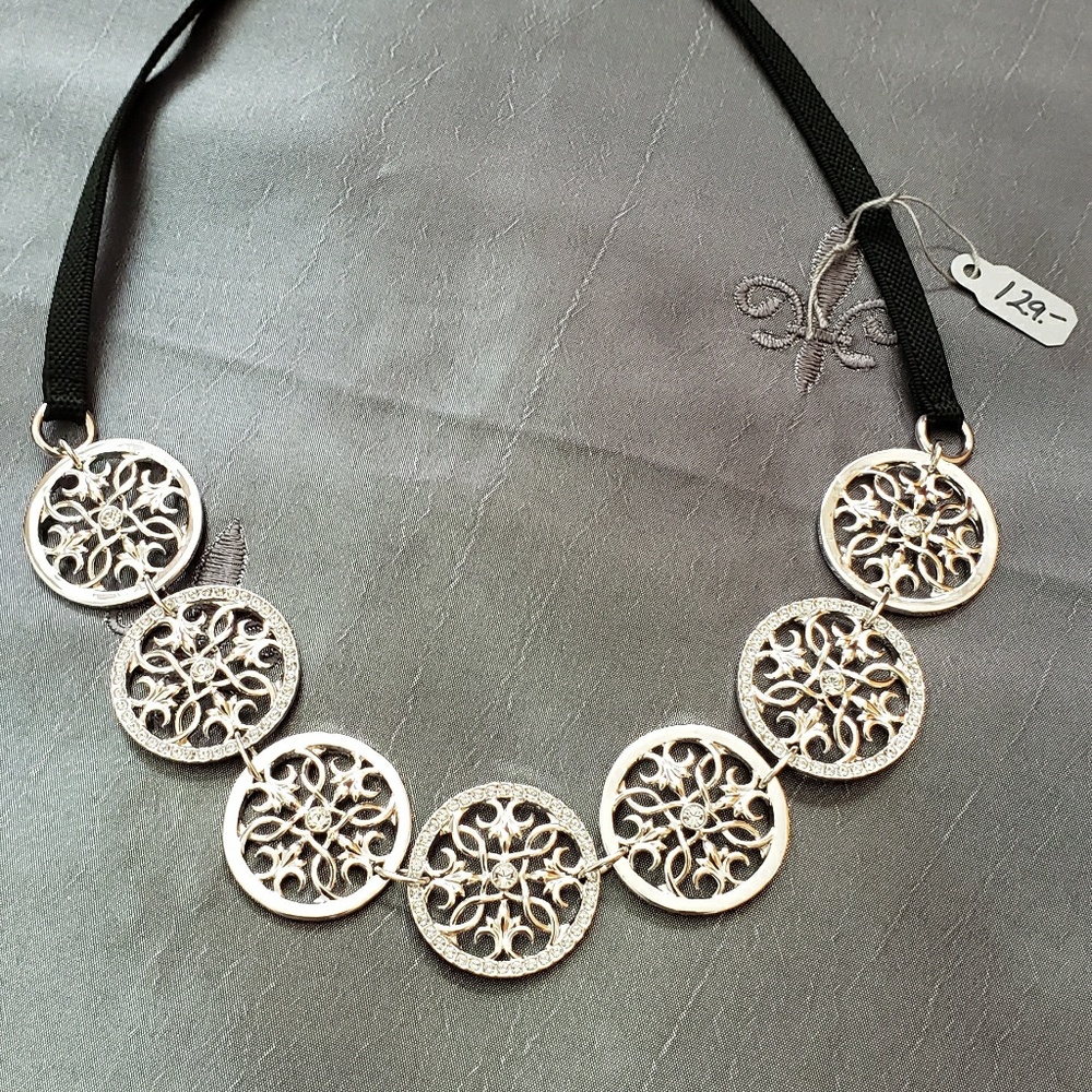 Heads up Necklace